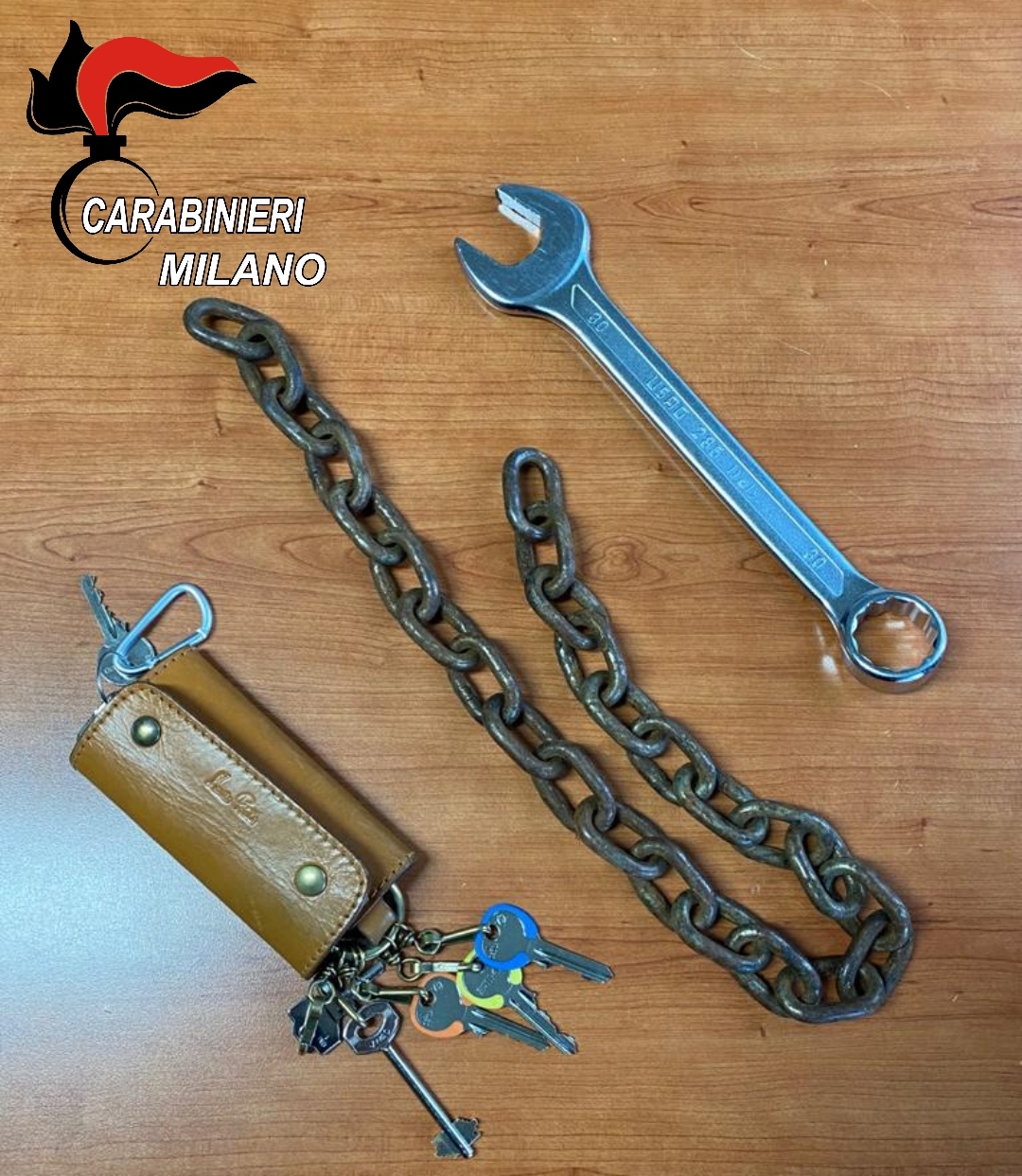 Rissa in strada tra 40 persone a colpi di catene, 2 arresti e 7 minorenni denunciati