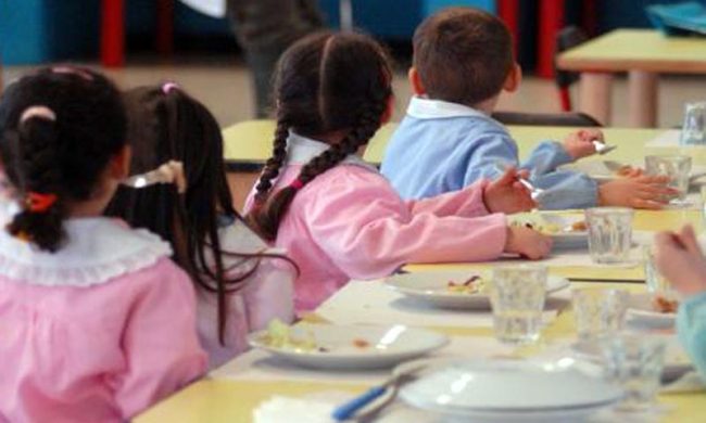 Non paghi, non mangi. Ultimatum ai morosi della mensa scolastica