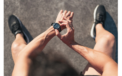 Accessori che completano il look: come scegliere quelli giusti