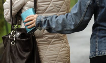 Borseggia un'anziana: era in Italia da solo cinque giorni