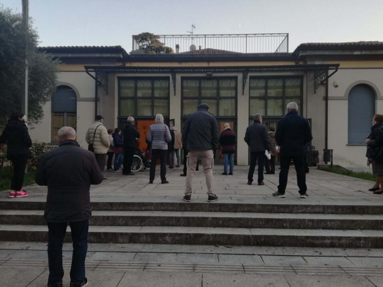 Vaccinazioni al centro intergenerazionale, ora si ragiona FOTO