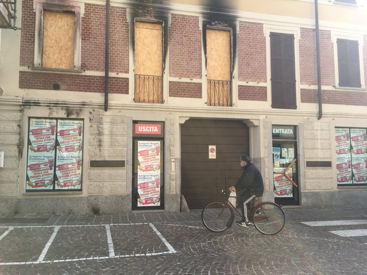 Un devastante incendio e due lockdown: negozio chiude dopo un secolo di vita