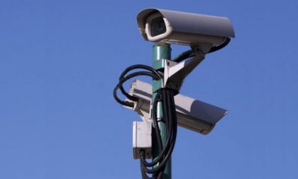 Gessate, pizzicato dalle nuove telecamere con l'auto sotto sequestro: multa e confisca