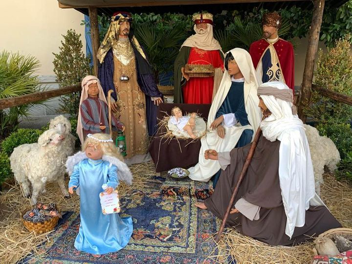 Ritrovato in frantumi il Gesù rubato dal Presepe a Carugate