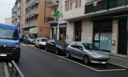 Accusa un malore mentre è in farmacia, quarantaquattrenne portata d'urgenza in ospedale