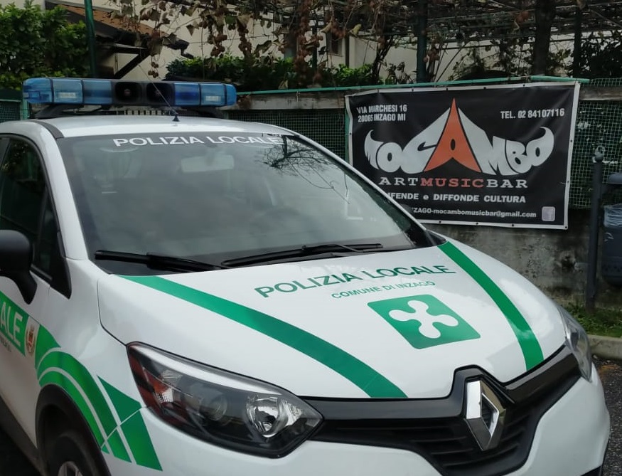 In tredici al bar, multa per tutti e locale chiuso