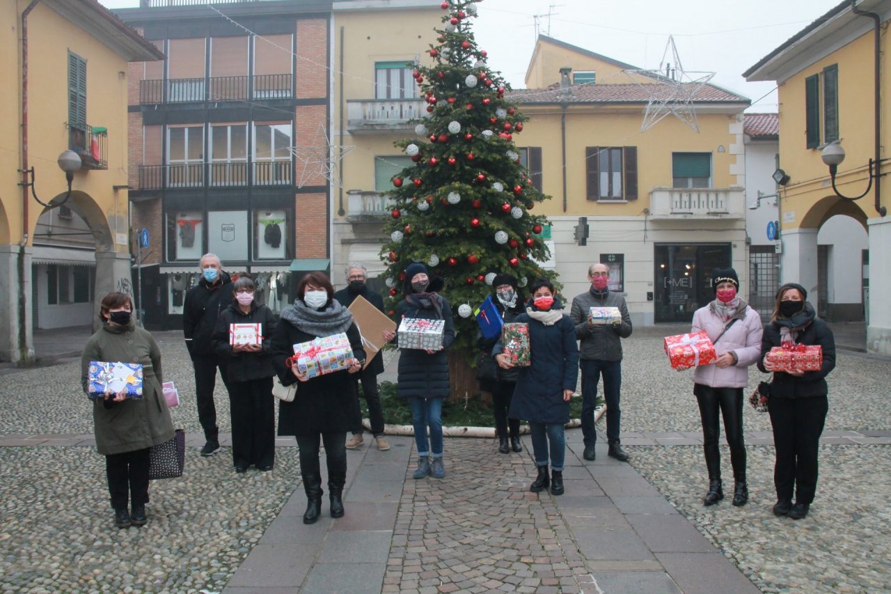 I melzesi come Babbo Natale: pronti a portare doni a chi ha più bisogno