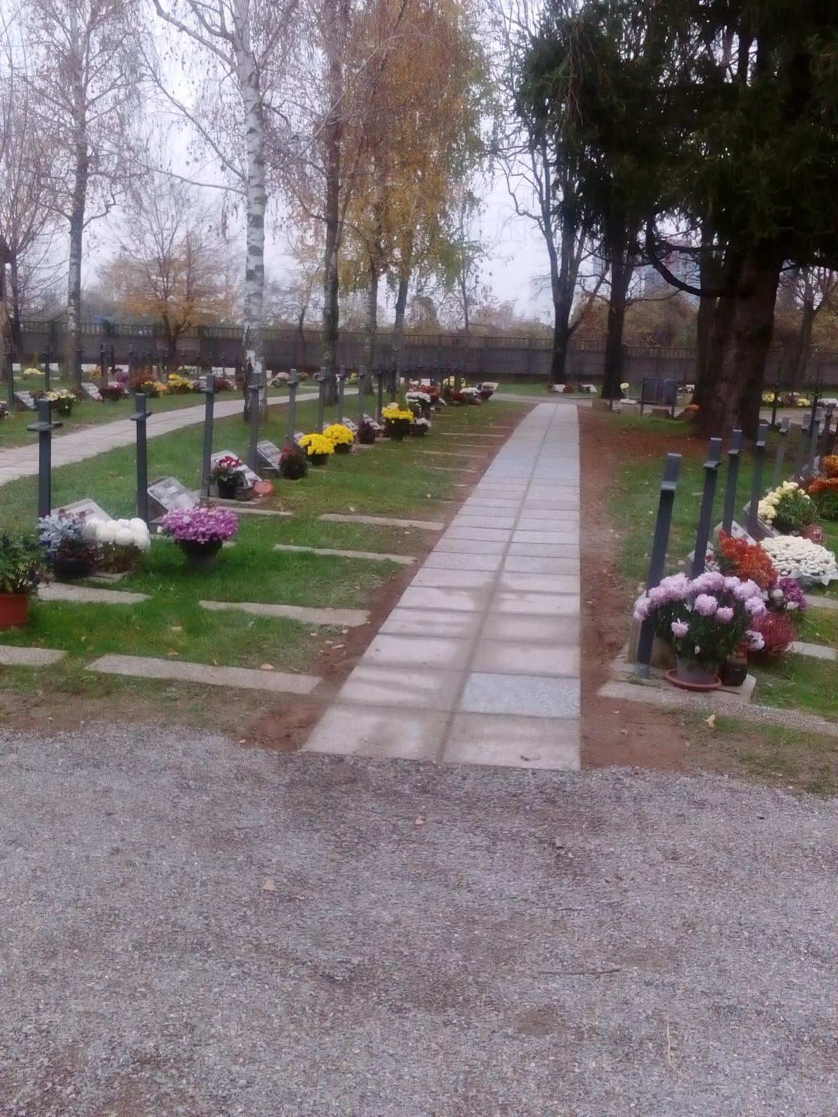 Razzia di rame al camposanto cimitero giardino di Grezzago