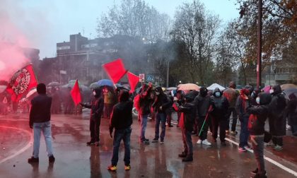 A Cernusco manifestazioni pro e contro la libreria sovranista Altaforte FOTO E VIDEO
