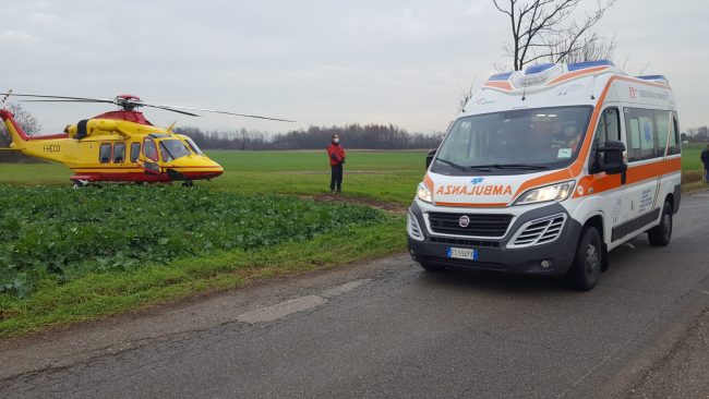 elisoccorso in azione al confine tra trezzo e busnago due persone ustionate prima la martesana