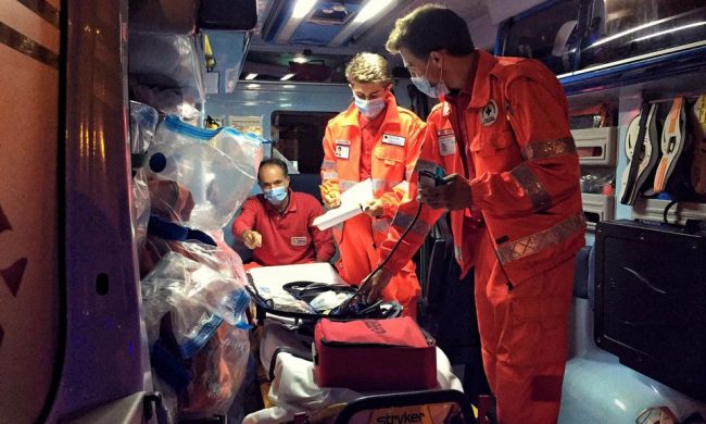Intossicazione da alcol, 23enne in ospedale