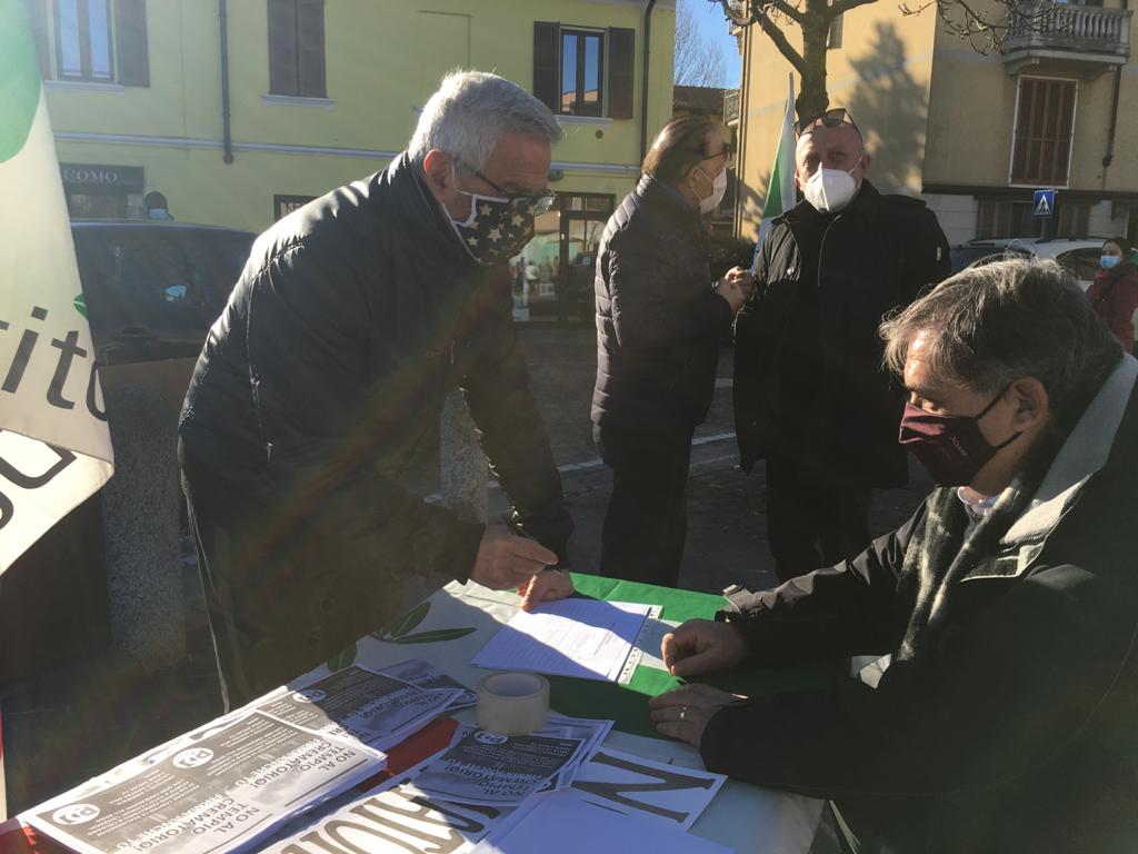 Forno crematorio a Cologno: scatta la protesta
