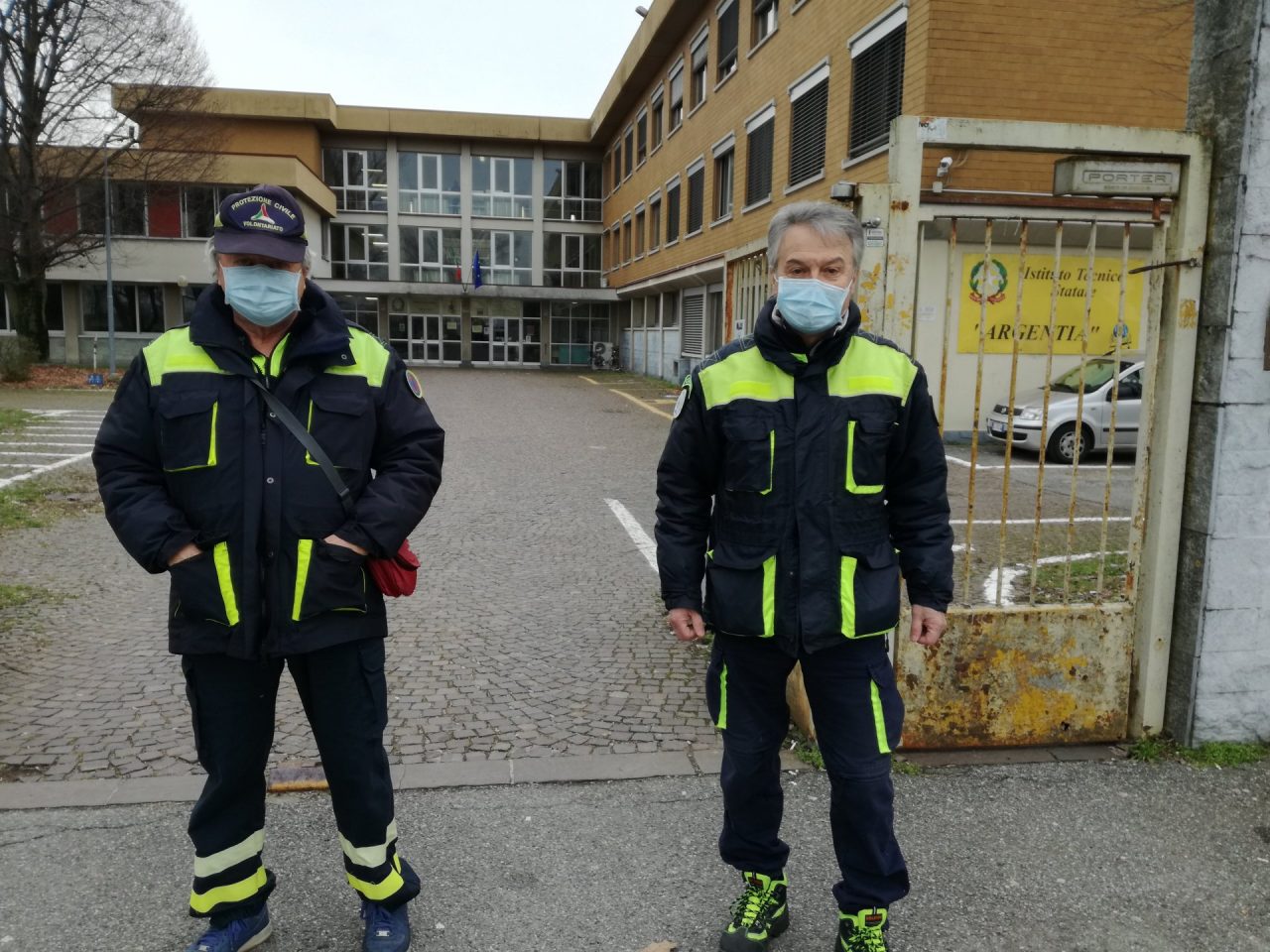 Studenti delle superiori di Gorgonzola tornati in classe