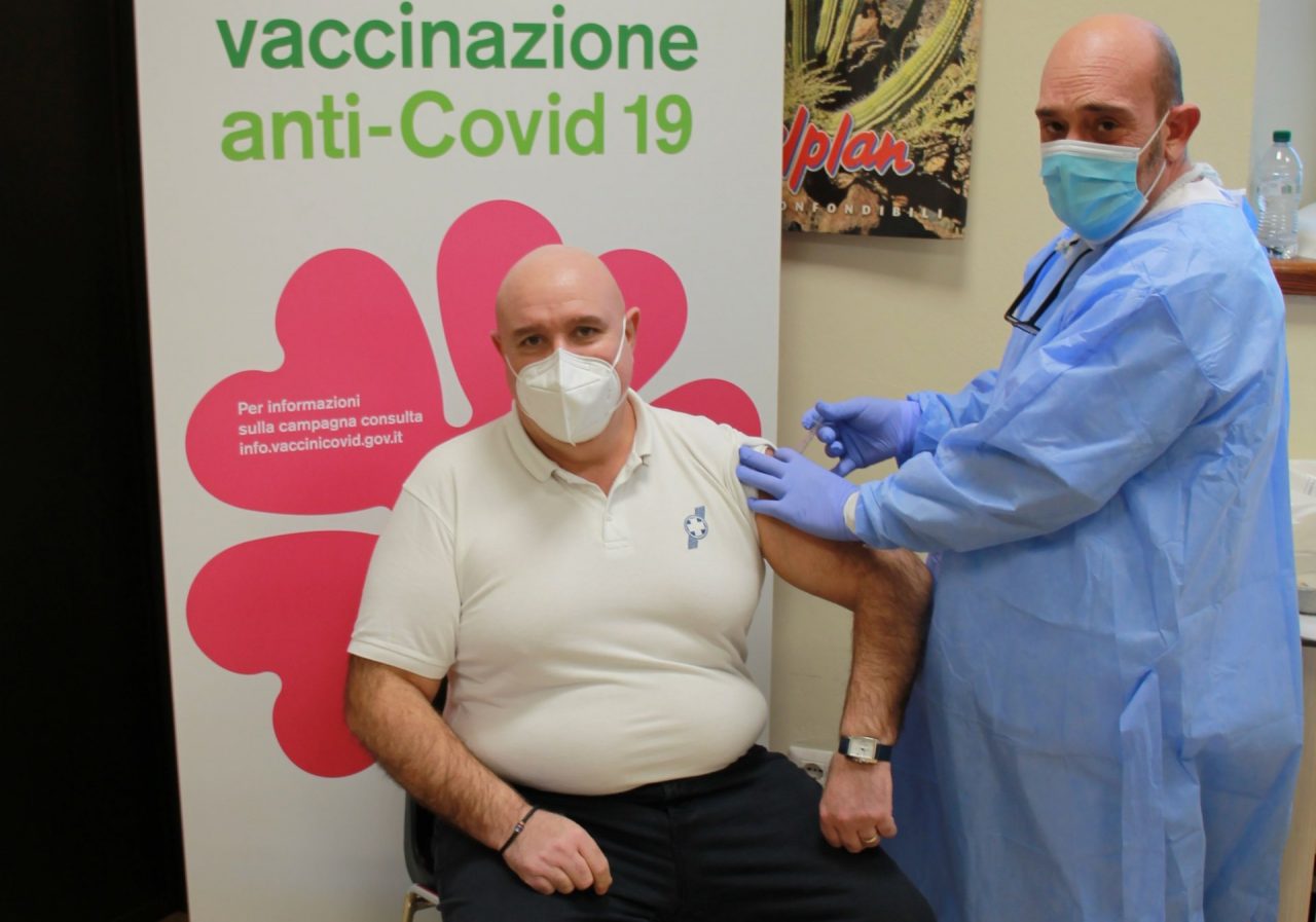 Vaccini anti Covid sono oltre mille i volontari del soccorso che hanno aderito