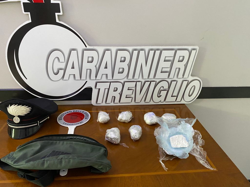 Viaggiava con quasi 400 grammi di coca in auto,  43enne arrestato a Capriate dopo un inseguimento