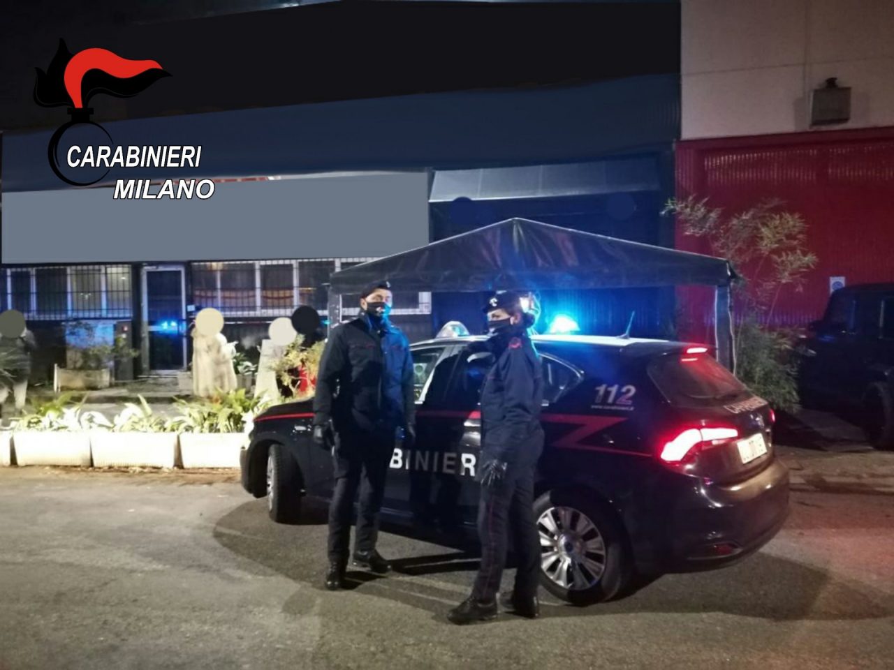 Festa di compleanno “proibita” con servizio al tavolo nel locale: arrivano i Carabinieri