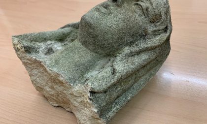 A Cernusco una Madonnina decapitata e una statua in pietra danneggiata