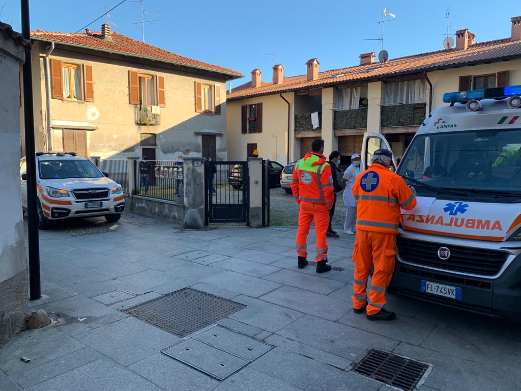 Grave malore in piazza, sessantenne soccorsa in codice rosso muore nel trasporto in ospedale