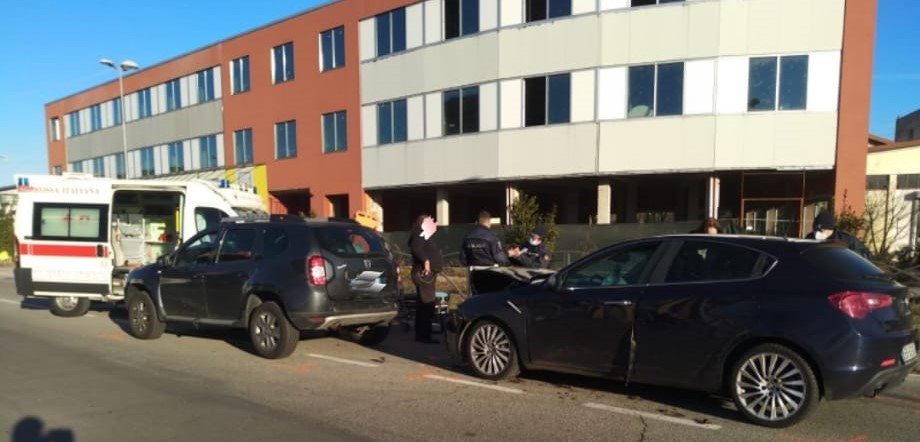 Provoca un incidente alla guida di un’auto senza assicurazione: scatta il sequestro