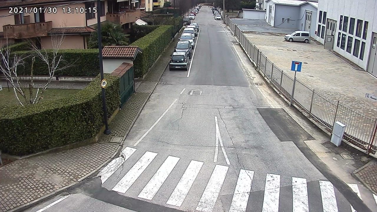 Ladri nelle rimesse di un’area residenziale a Trezzo