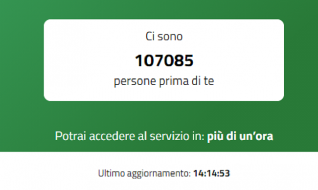 Vaccino Covid agli over 80: in un giorno centomila richieste evase e migliaia di persone in attesa.