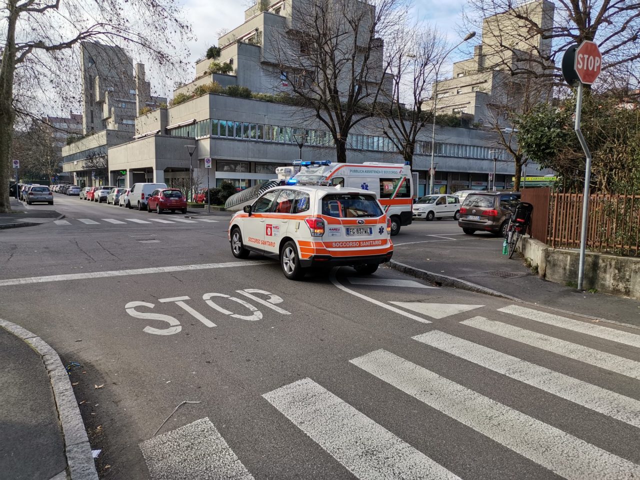 Incidente in bici a Cernusco paura per due donne e un bimbo di 4 anni