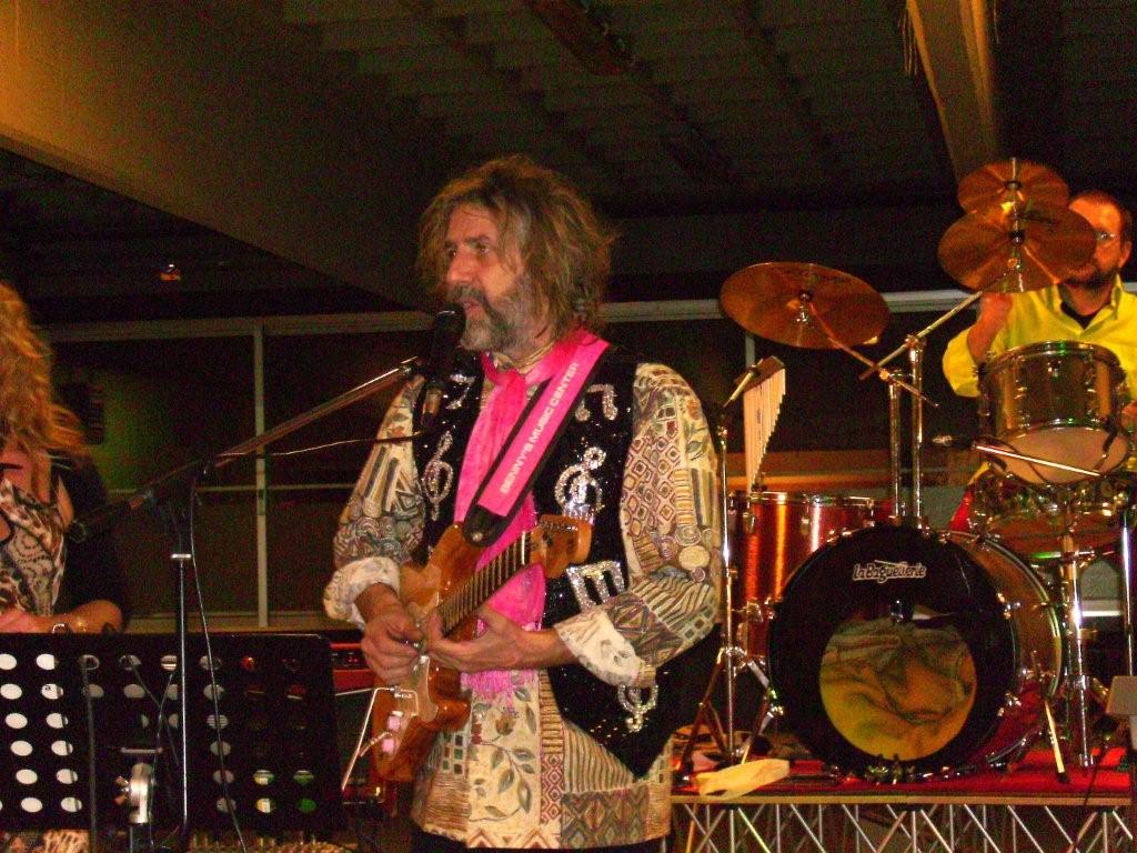 Addio “Benny”, storico negoziante e punto di riferimento per gli amanti della musica