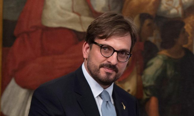 Ristoranti aperti anche di sera? Il viceministro dice sì, e la Regione insiste