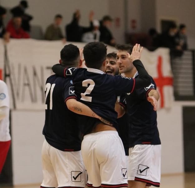 Terza vittoria consecutiva per il Milano Calcio a 5. Agganciati i playoff