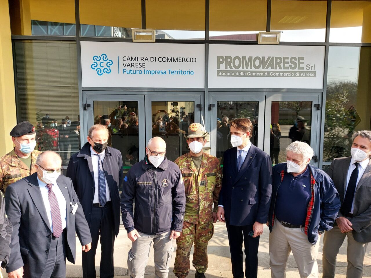 Il generale Figliuolo a MalpensaFiere: “Esempio di buona pratica. Da domani arriva il sistema di Poste”