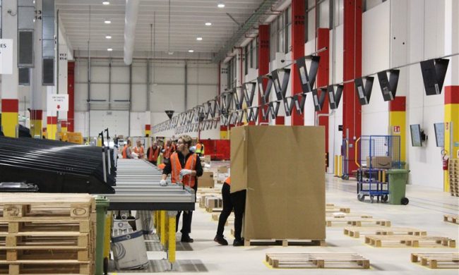 Amazon apre un nuovo hub  e assume 900 persone