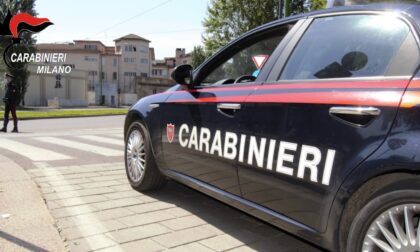 Caccia al ladro in scooter che si finge carabiniere: furti anche a Cologno Monzese