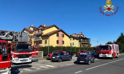 Pozzo, incendio in un garage: in azione i Vigili del fuoco