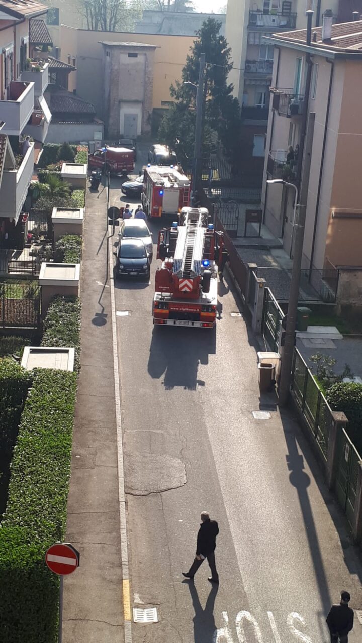 Anziana si sente male in casa, salvata dai Vigili del fuoco