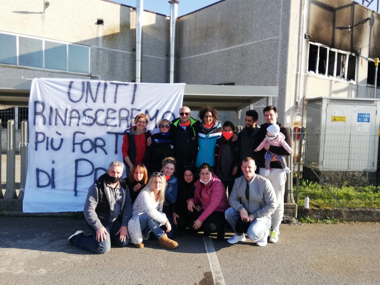 Dopo l’incendio, la solidarietà dei dipendenti: “Insieme torneremo più forti”
