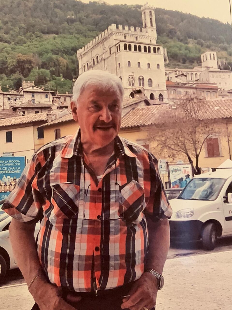 L’addio commosso di Truccazzano al suo storico postino