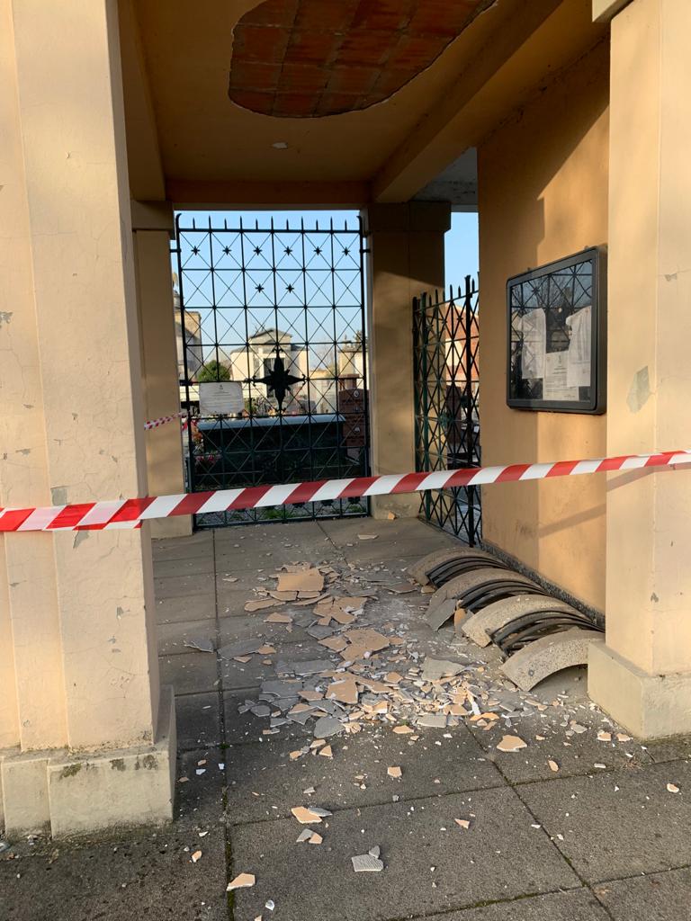 Il cimitero di Capriate è messo male. L’opposizione: “Deve essere una priorità”