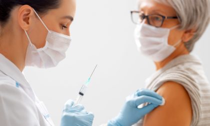 Vaccino, convocazione a breve per tutti gli over 80