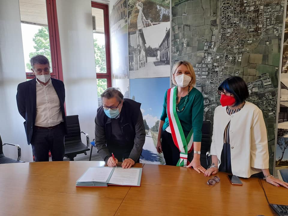 Spesa gratis per chi è in difficoltà, anche a Pioltello apre l’Emporio della solidarietà