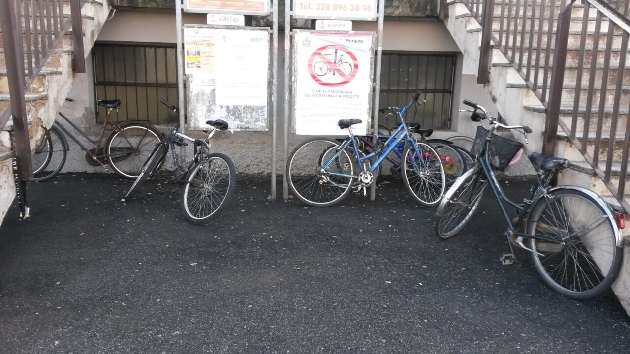 A Bussero c’è la rimozione forzata anche per le biciclette