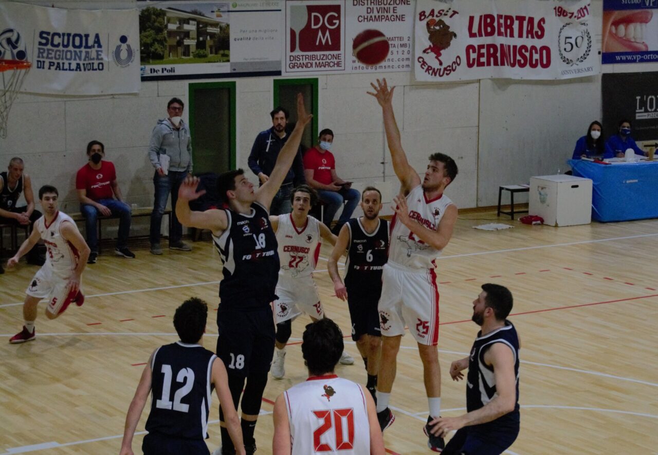 Cernusco è ancora viva. Soresina è battuta 73-58 in gara-2, la salvezza si decide alla “bella”
