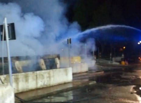 Incendio alla piattaforma ecologica di Brugherio intervengono i Vigili del fuoco