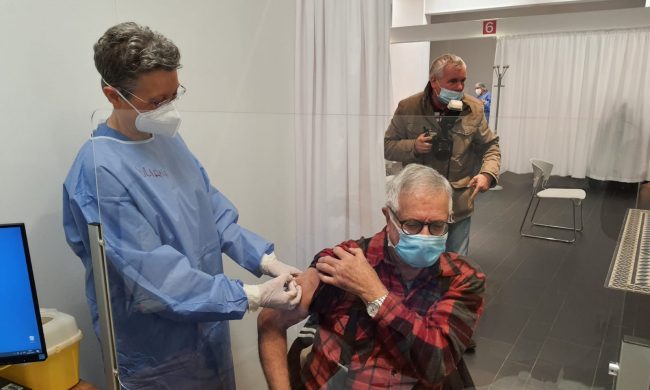 Campagna anti-Covid, ecco quando potrete prenotare la vaccinazione in base alla vostra età