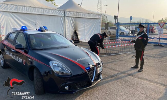 Lanciata una molotov contro il centro vaccinale