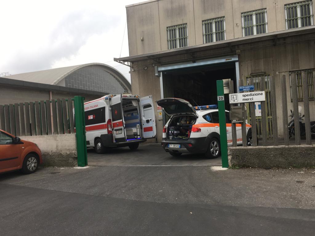 Malore in ditta, cinquantenne soccorso in codice rosso