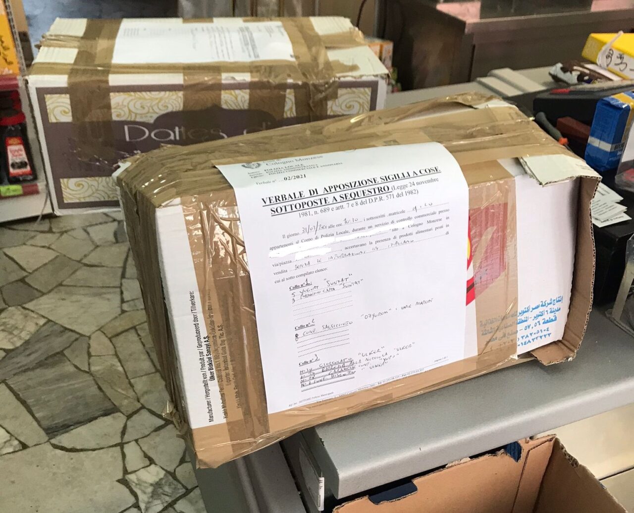 Controllo della Polizia Locale in una macelleria: scattano duemila euro di multe