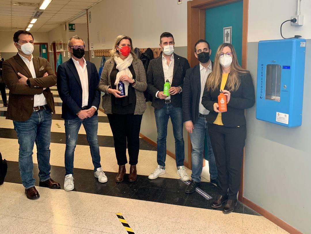 Borracce ed erogatori: così le scuole di Inzago diventano plastic free