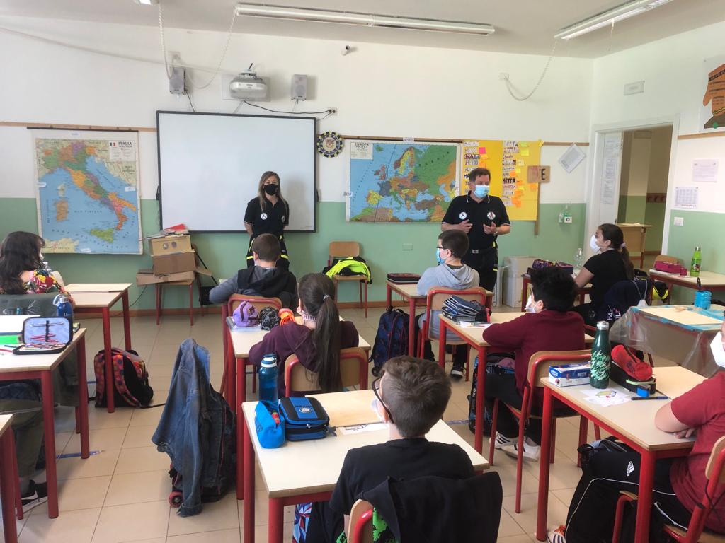 Gli studenti di Pozzo a lezione con la Protezione civile