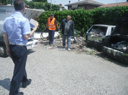 Polizia Locale di Cassano d'Adda accordo con Aler per rimuovere carcasse veicoli
