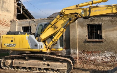 Trezzo sull’Adda, il Comune ferma le ruspe alla Cascina Bandeggiata